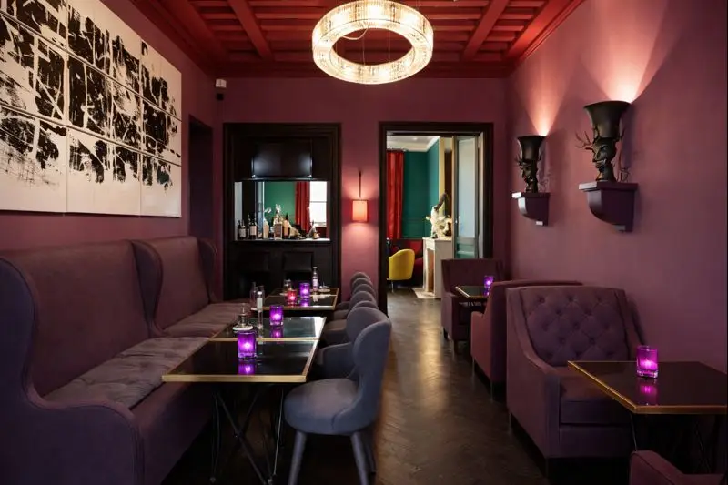 4.hotel paris 16.webp