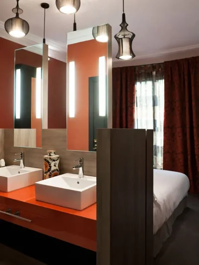 6.hotel paris 16.webp
